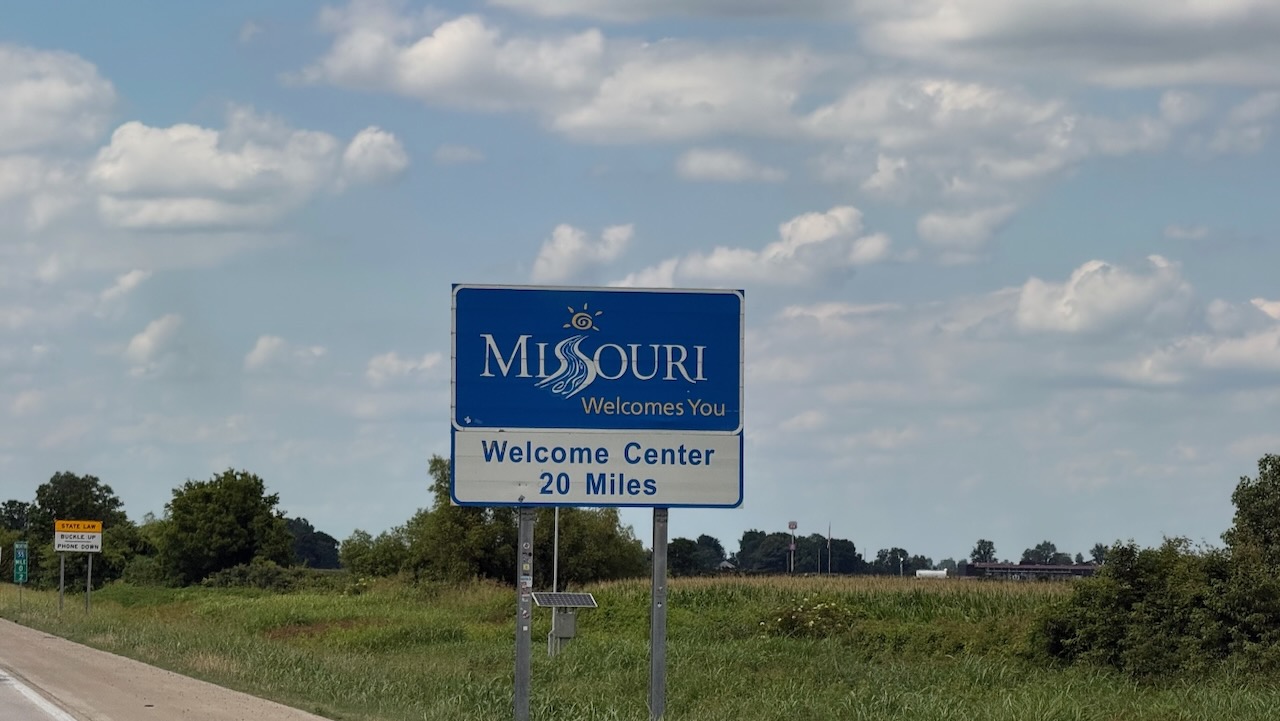 Welcome to Missouri highway sign